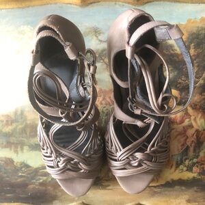 Topshop Tan Heeled Shoes with Elegant Design